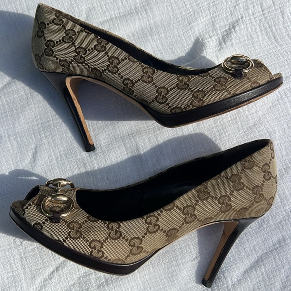 Gucci Beige GG Canvas Horsebit Peep Toe Pumps Heels size 38.size 8.🤎 - Picture 5 of 17